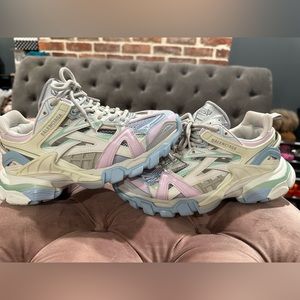 Balenciaga track 2.0 sneaker